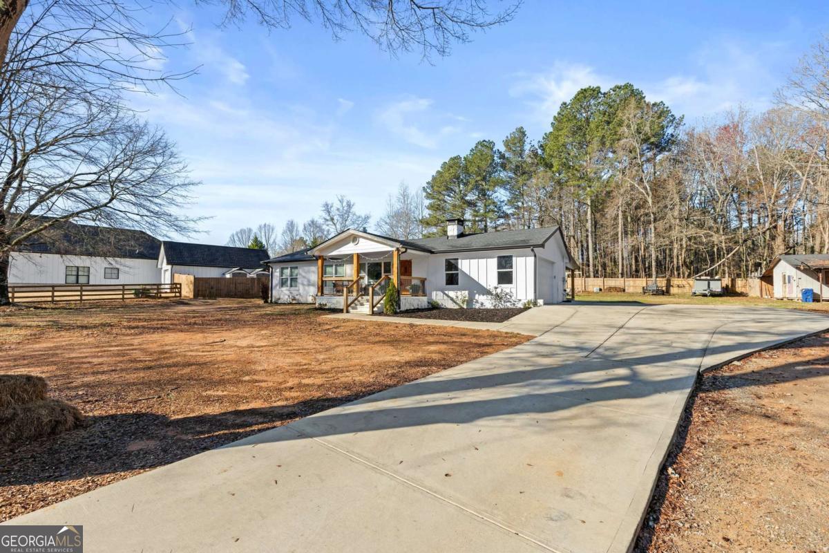 241 Mitchell Road NW