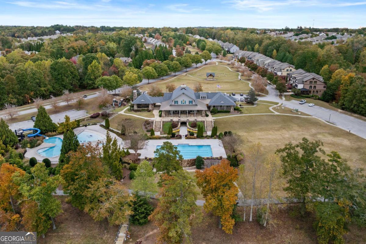 7010 Tree House Way Way