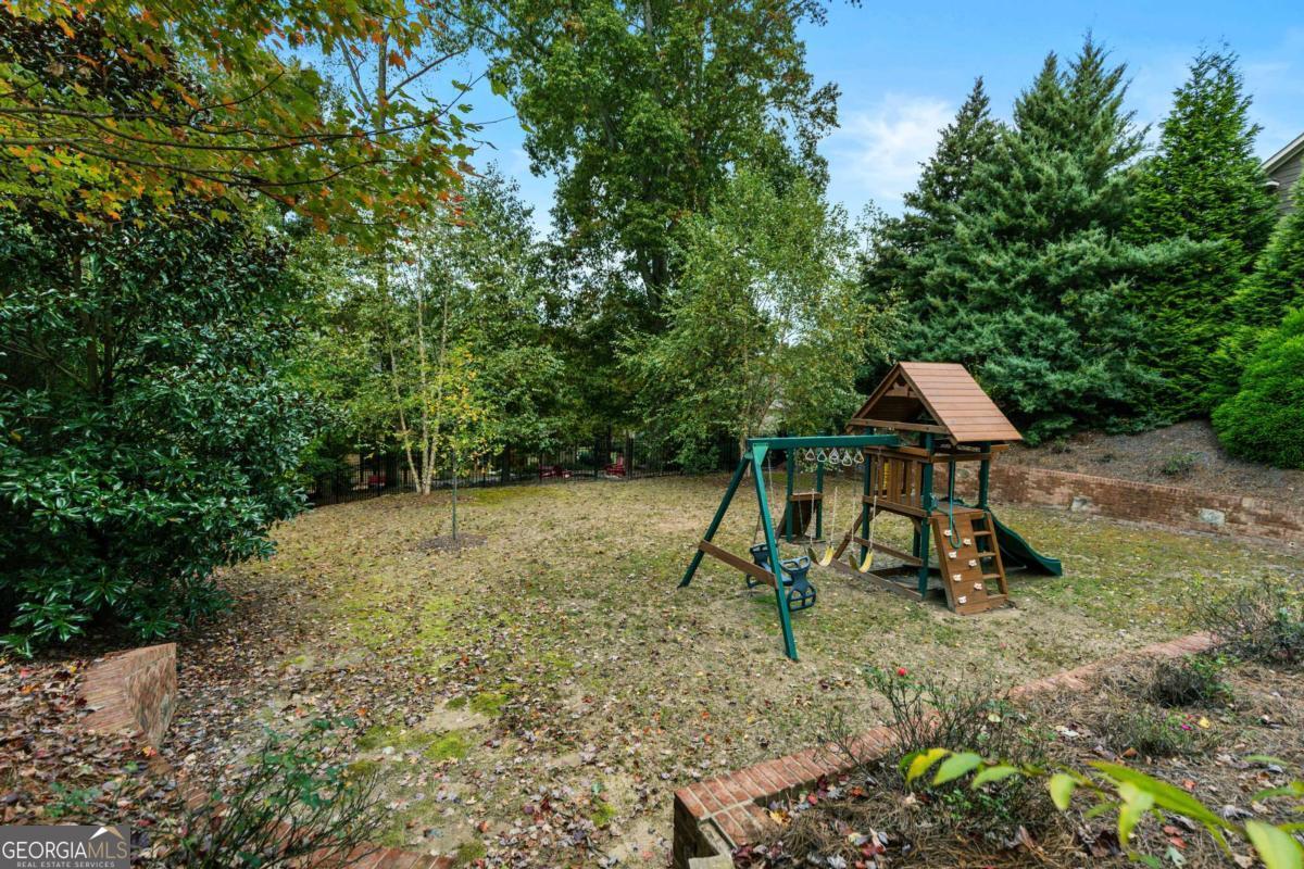 7010 Tree House Way Way