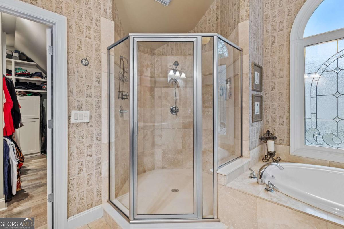 7010 Tree House Way Way