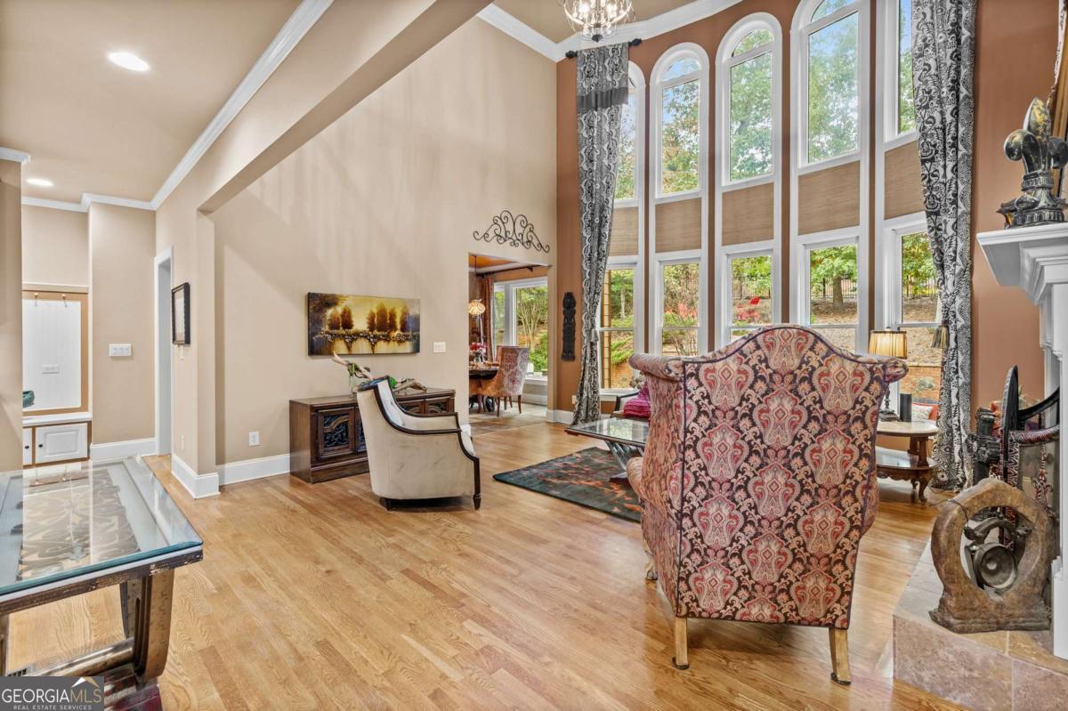 7010 Tree House Way Way