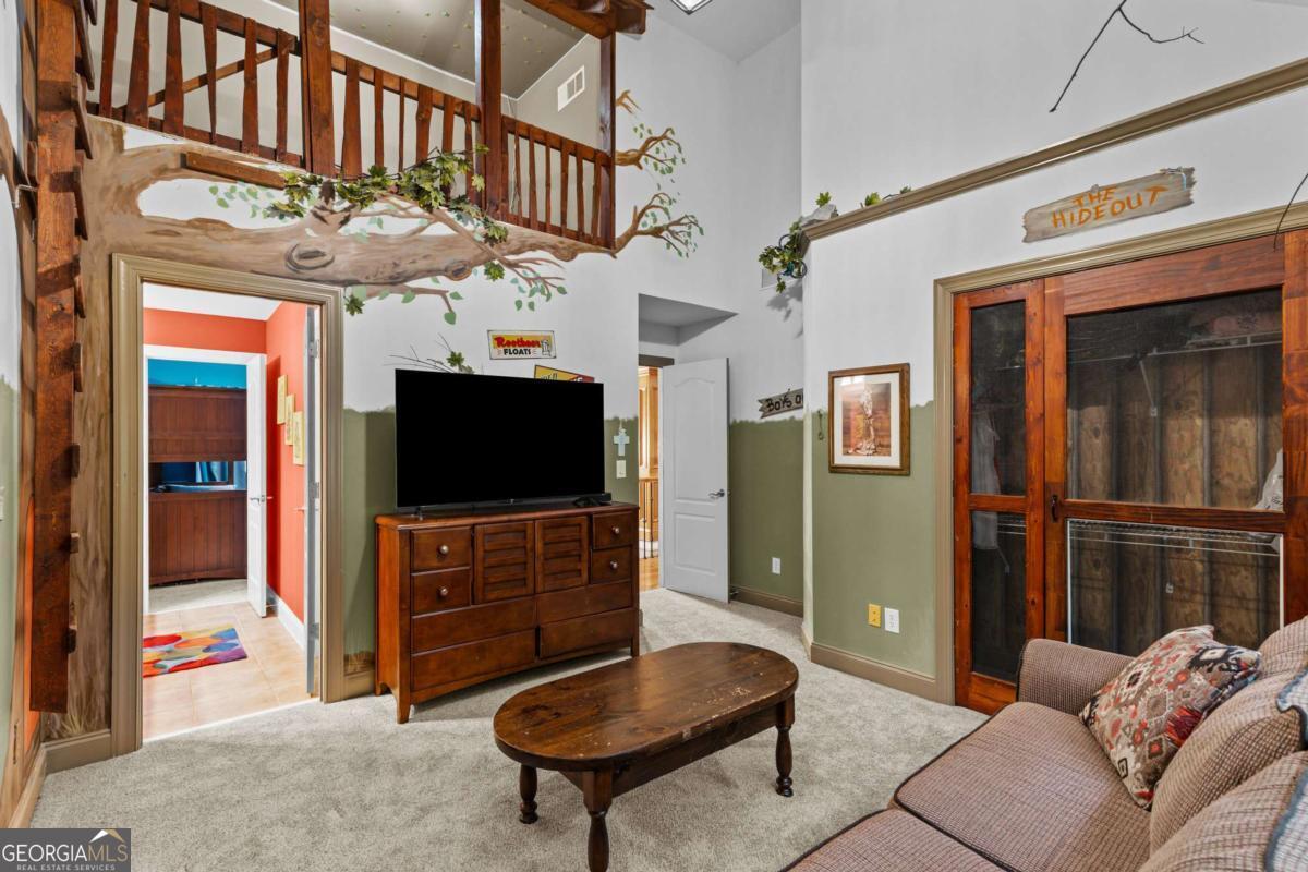 7010 Tree House Way Way