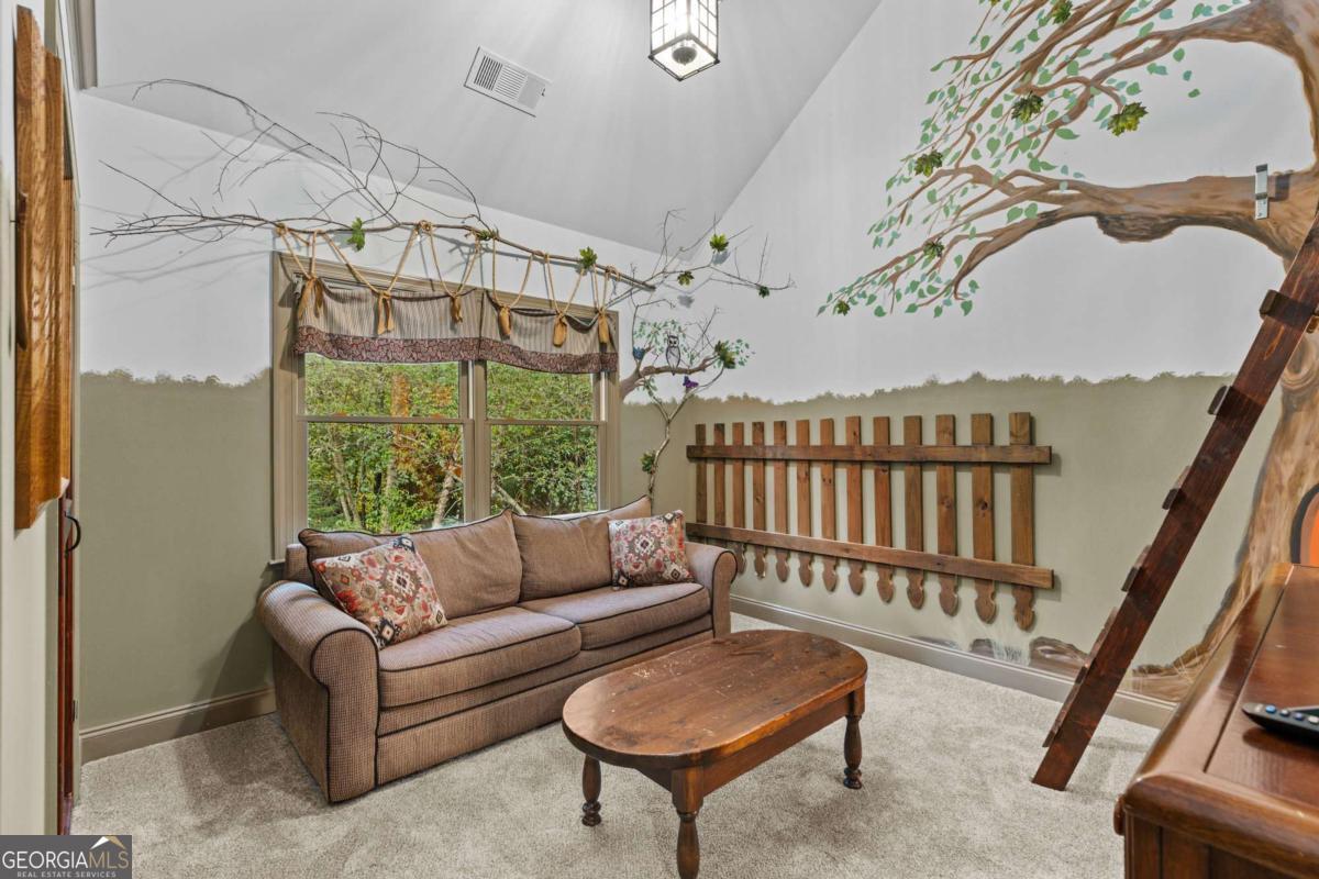 7010 Tree House Way Way