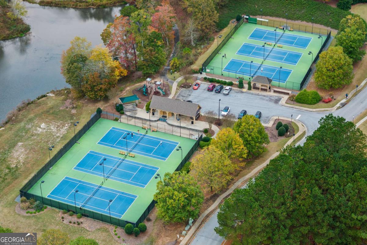 7010 Tree House Way Way