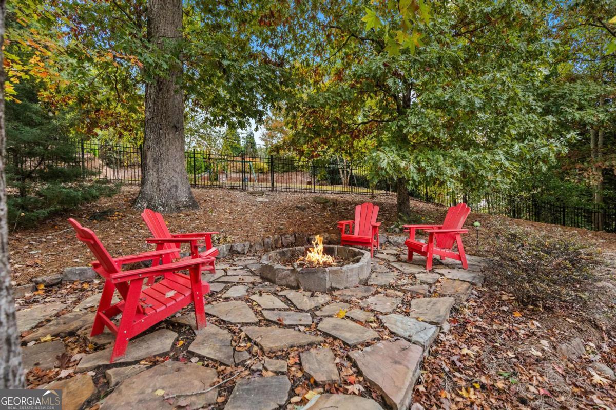 7010 Tree House Way Way