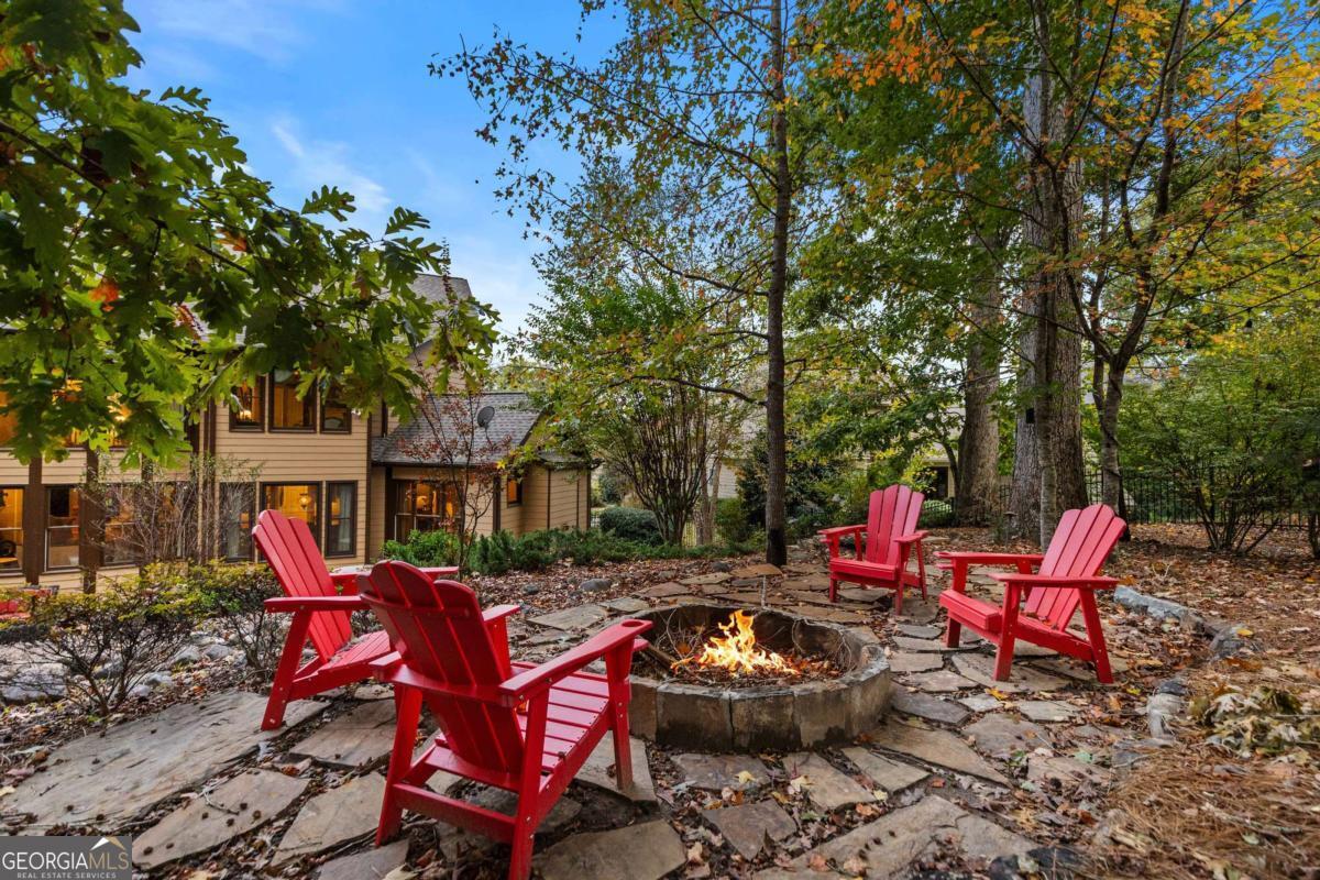 7010 Tree House Way Way