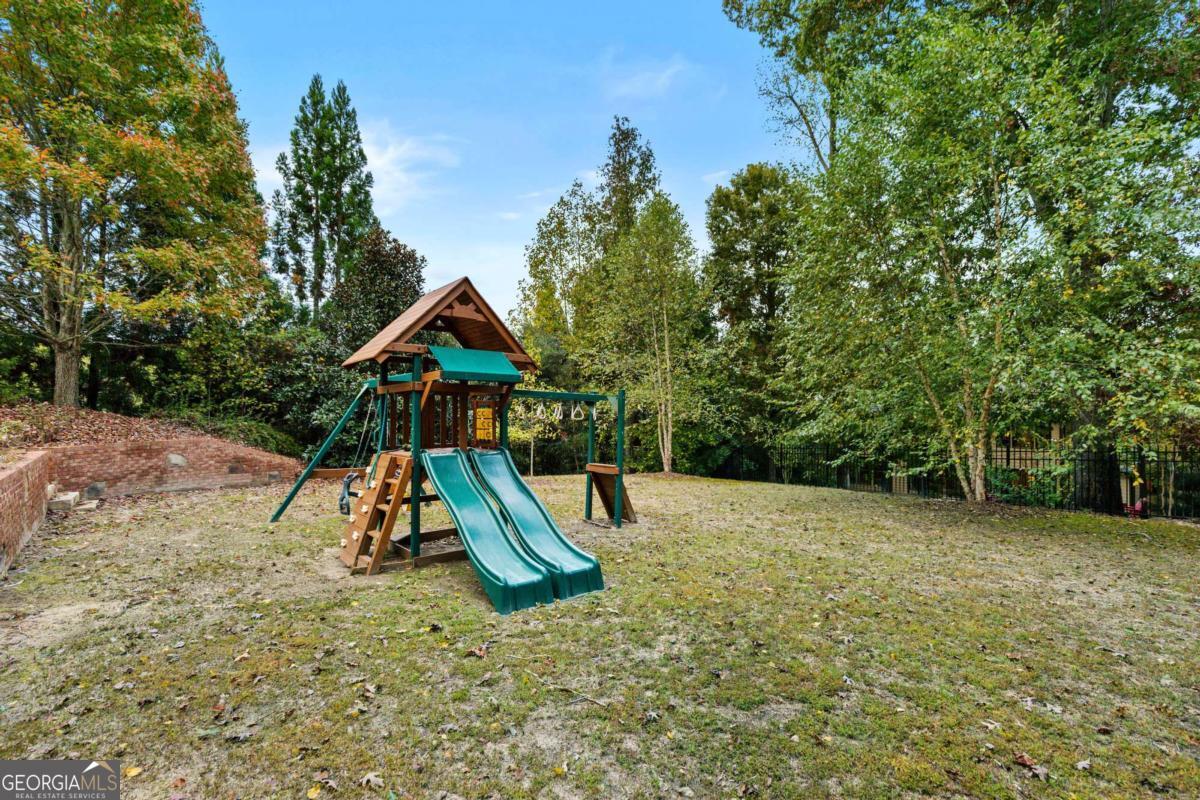 7010 Tree House Way Way