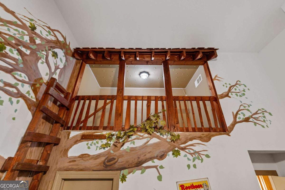 7010 Tree House Way Way