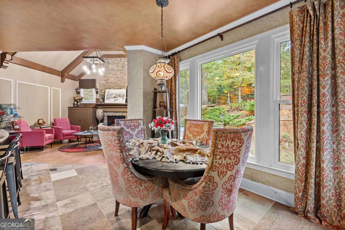 7010 Tree House Way Way