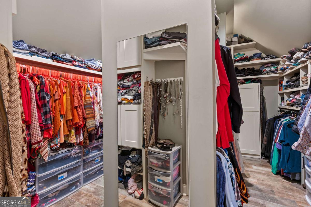 7010 Tree House Way Way