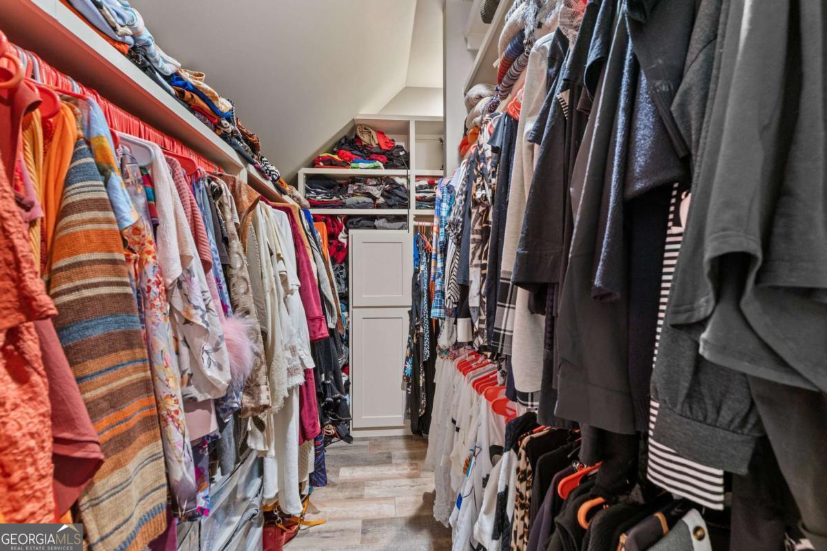 7010 Tree House Way Way