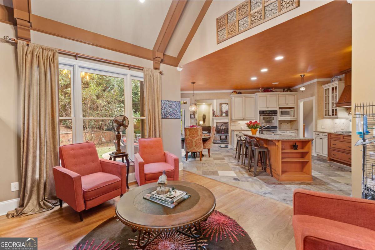 7010 Tree House Way Way