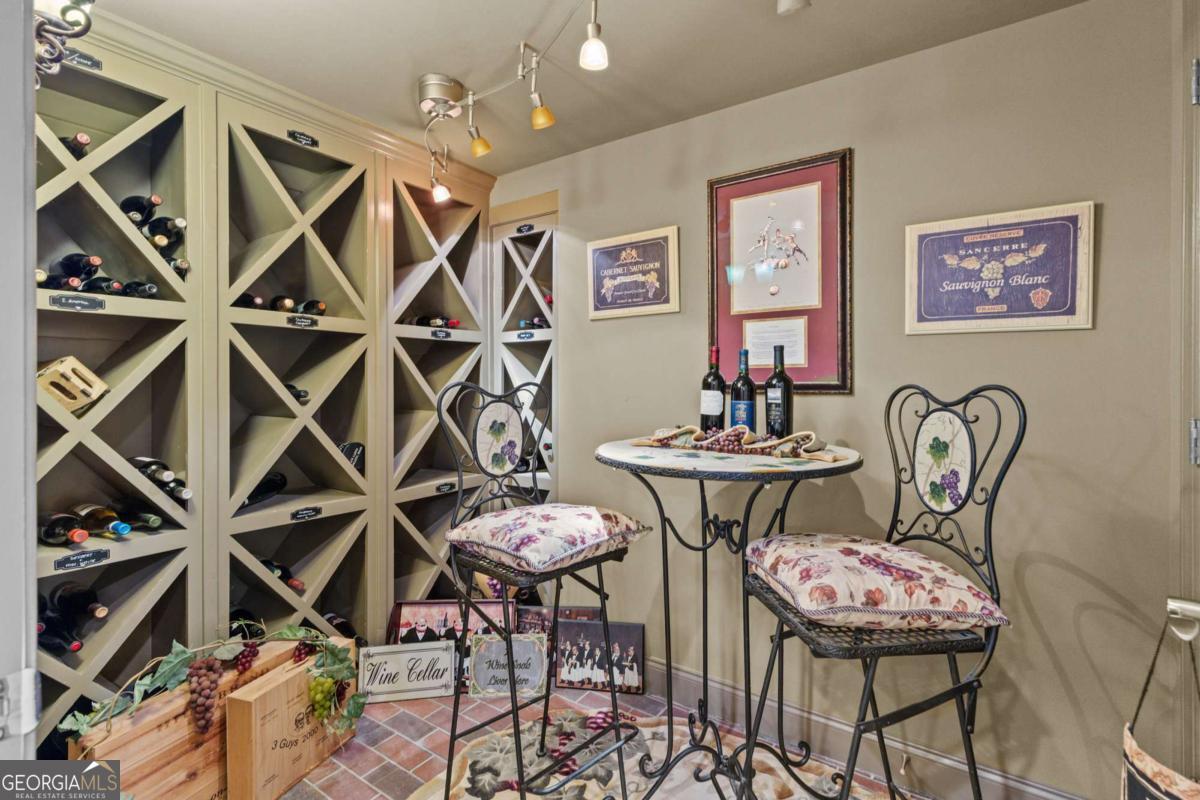 7010 Tree House Way Way