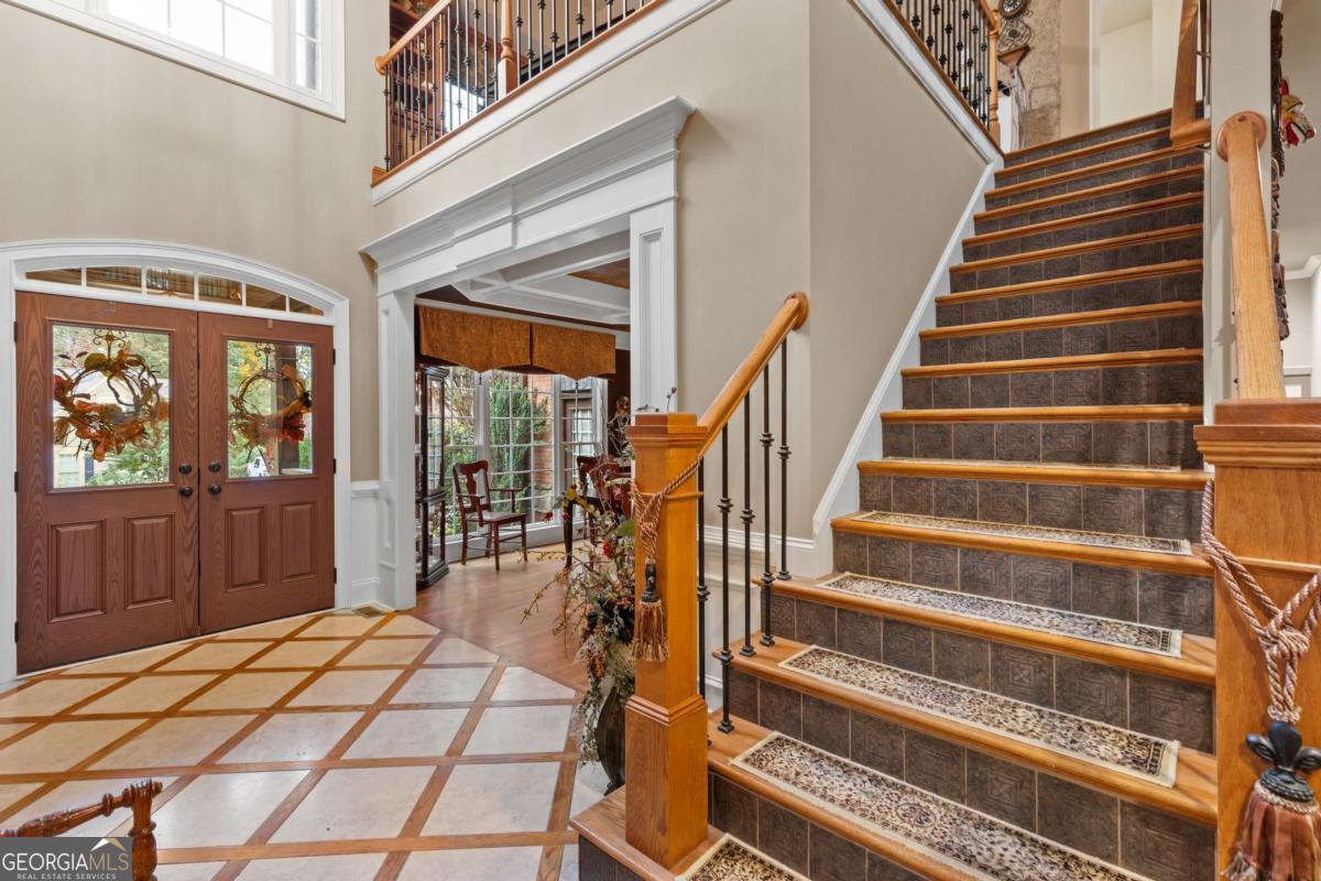 7010 Tree House Way Way