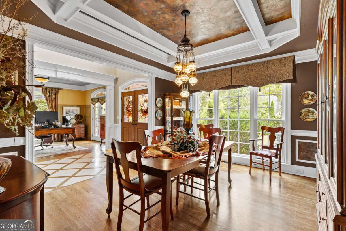 7010 Tree House Way Way