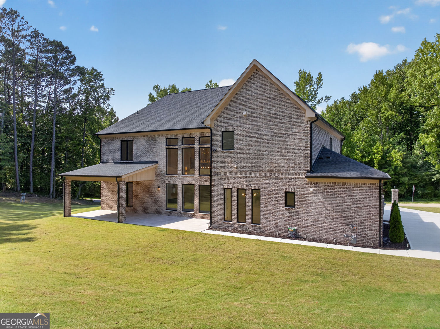 1557 Whitley Road