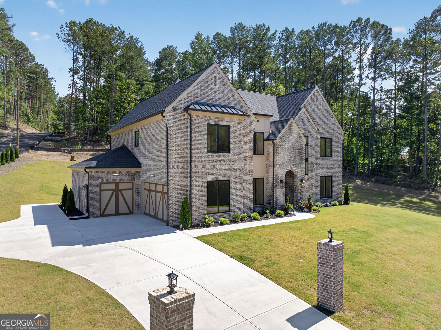 1557 Whitley Road