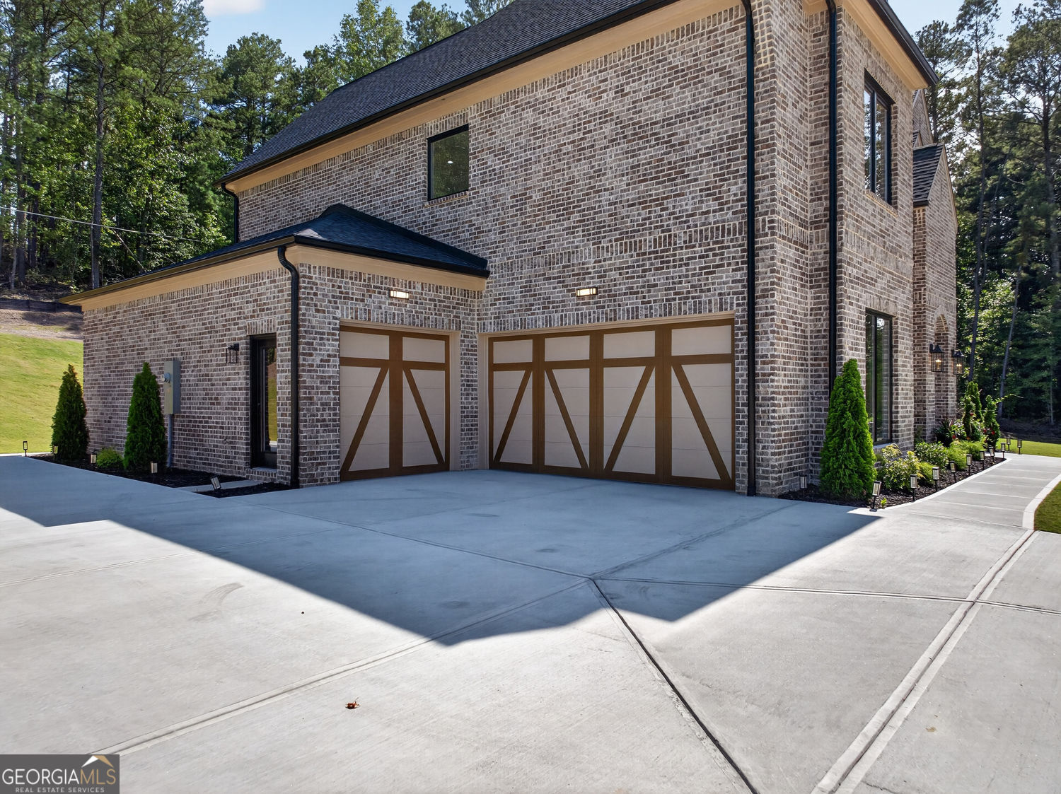 1557 Whitley Road