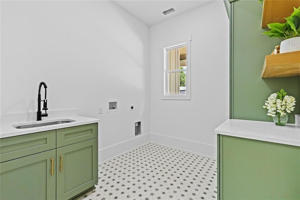 354 Alton Green