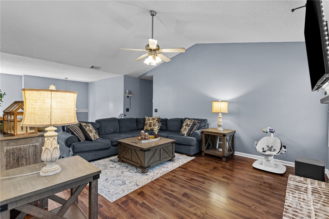 1221 Casper Lane