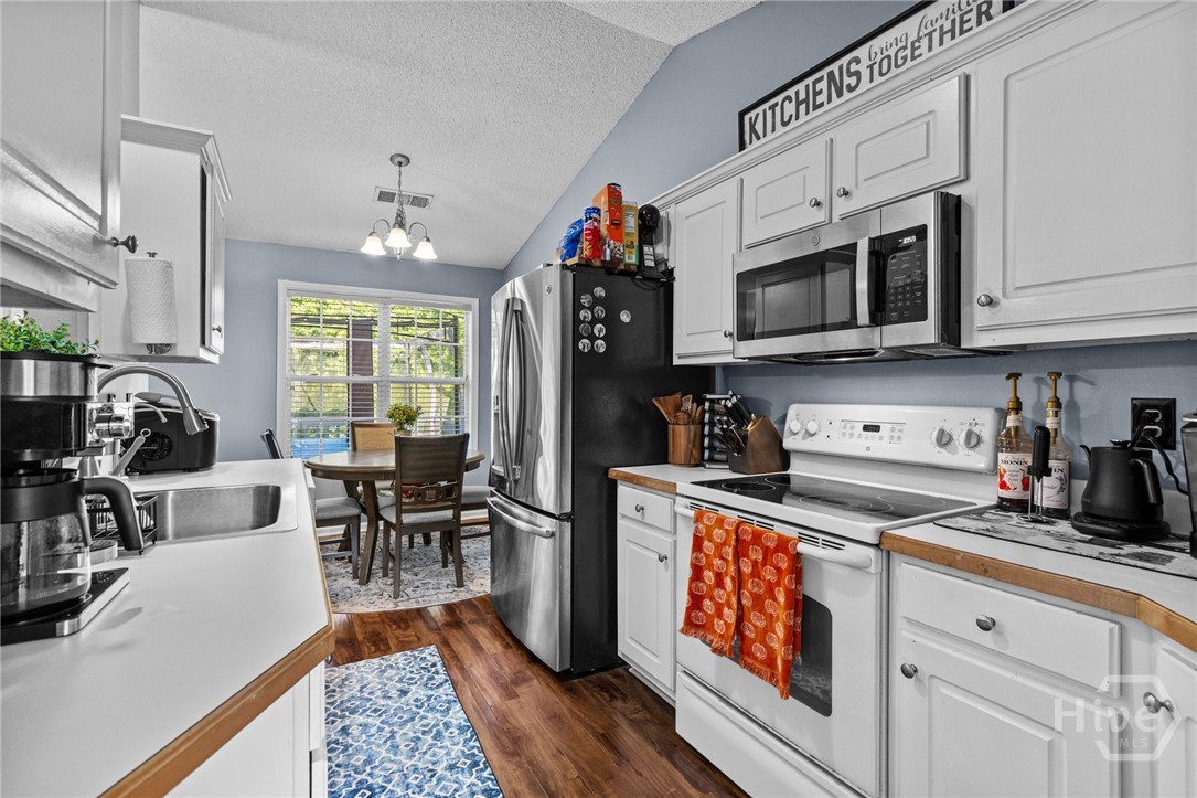 1221 Casper Lane