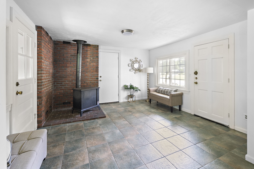 552 Nichols St.