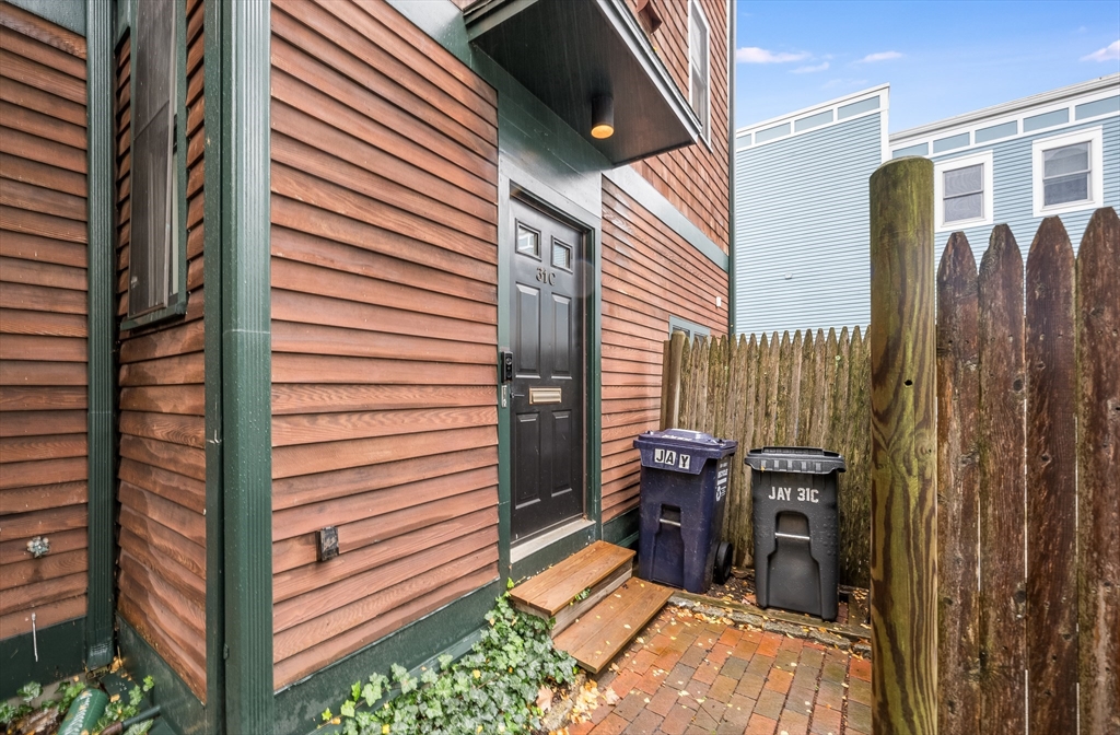 31 Jay St. # C