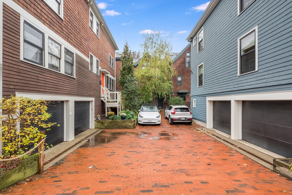 31 Jay St. # C