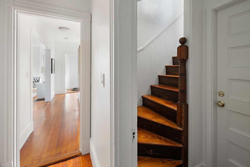 A Captivating Victorian Condo in A Fantastic Neighborhood