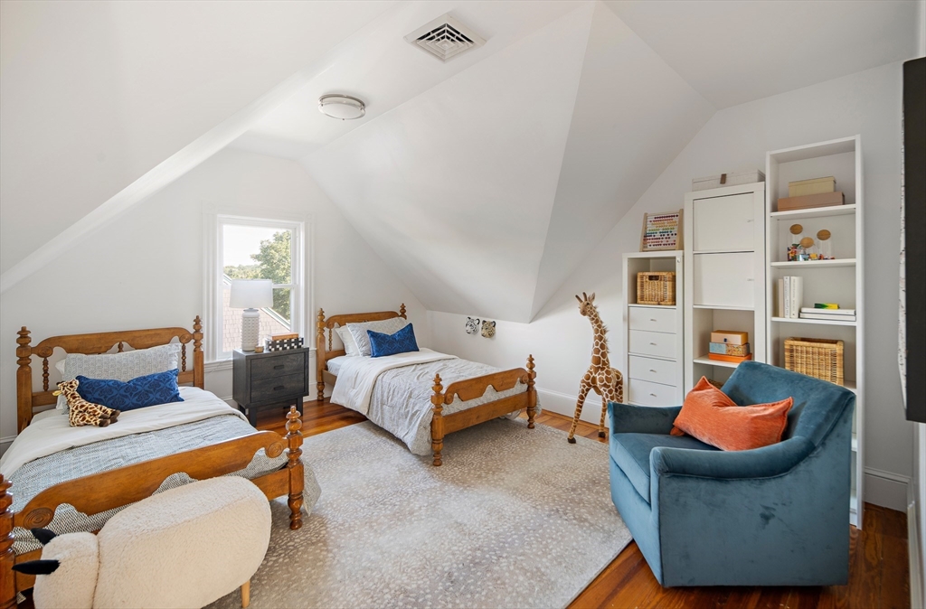 A Captivating Victorian Condo in A Fantastic Neighborhood