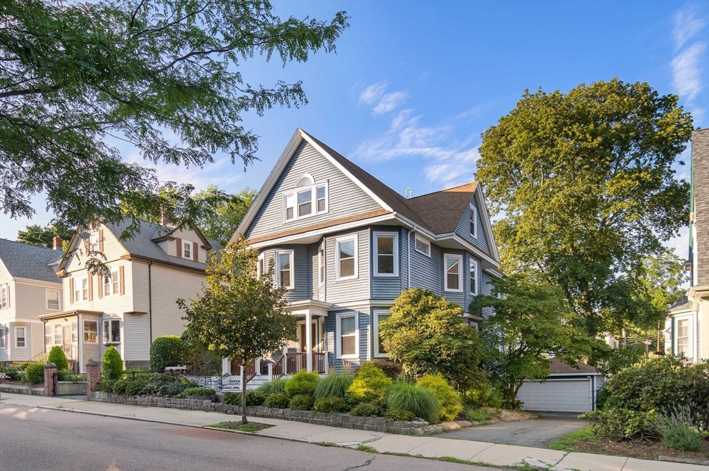 A Captivating Victorian Condo in A Fantastic Neighborhood