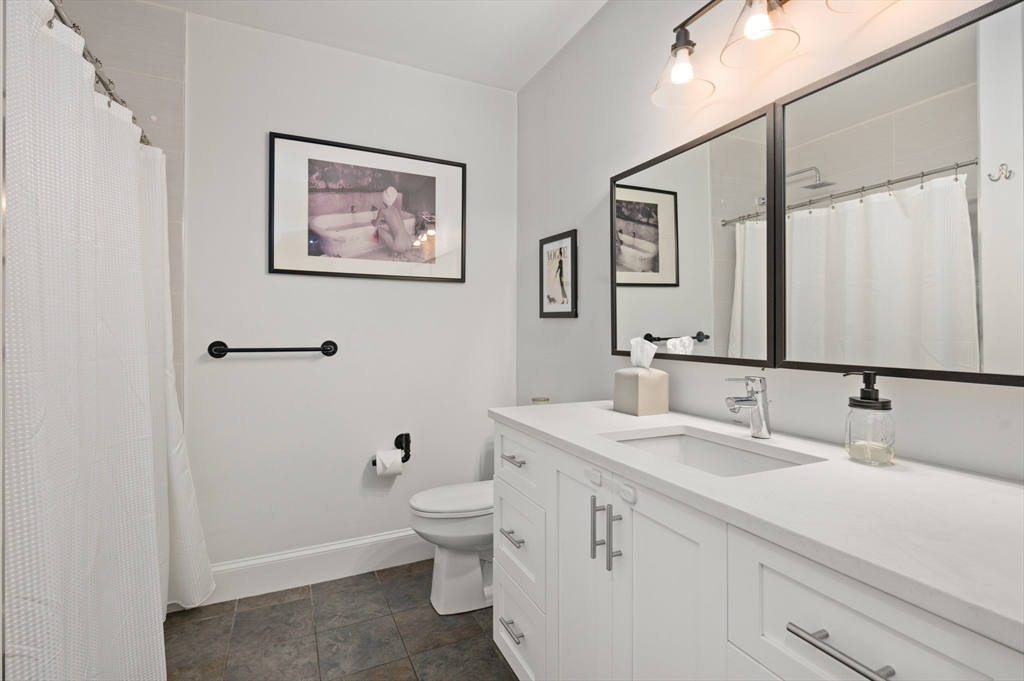 A Gorgeous Corner Condo With 2 Private Entrances