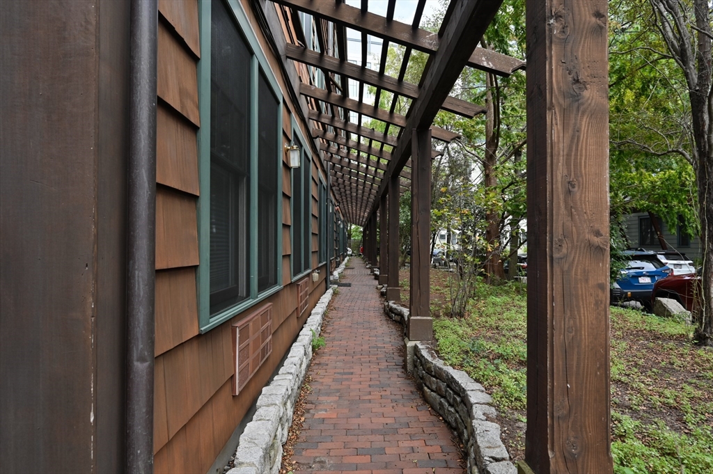 A Gorgeous Corner Condo With 2 Private Entrances