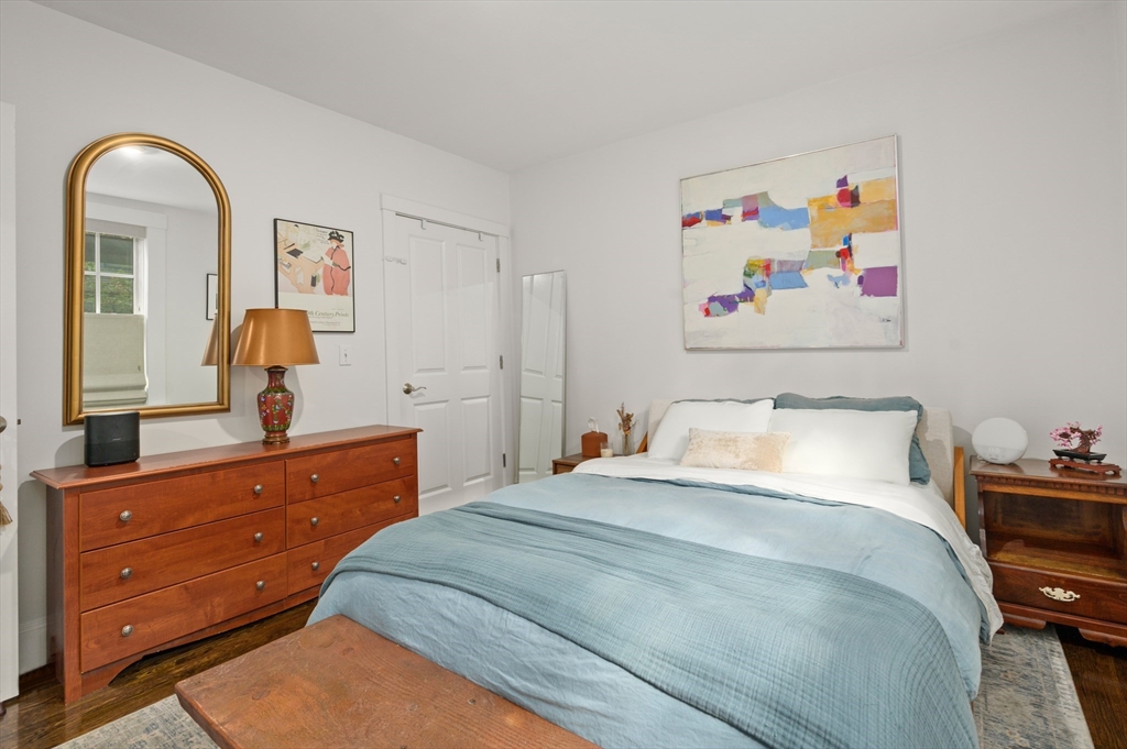 A Gorgeous Corner Condo With 2 Private Entrances