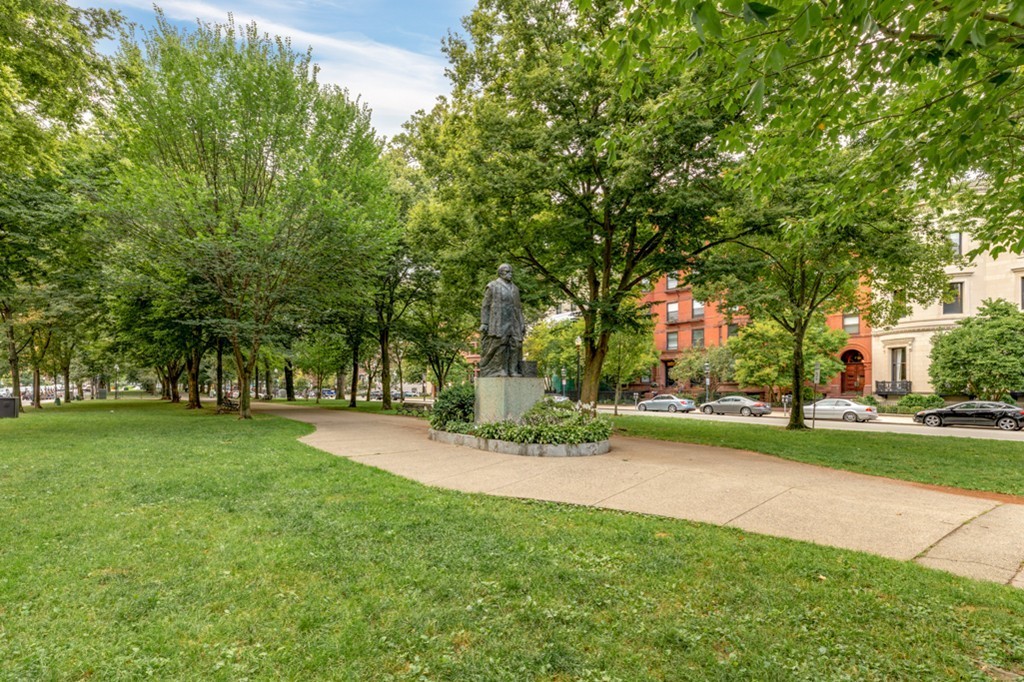 293 Commonwealth Ave. # 1F
