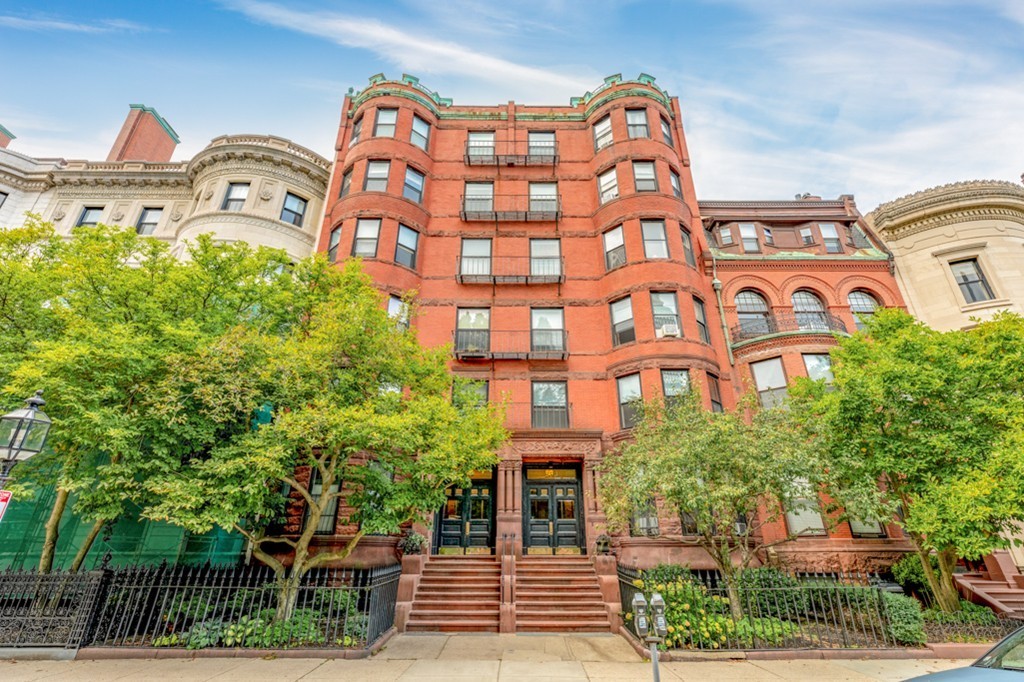 293 Commonwealth Ave. # 1F