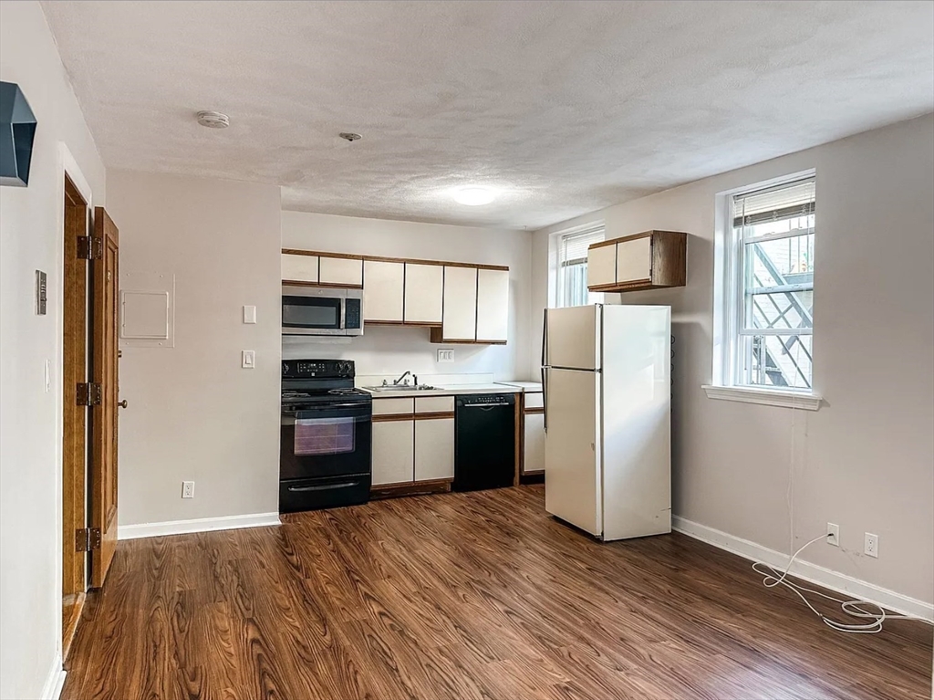 88 Gordon St. # 302