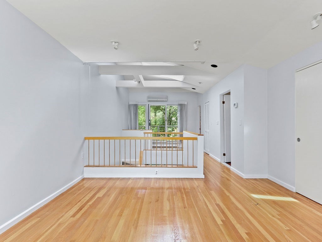 336 Harvard St. Unit: E