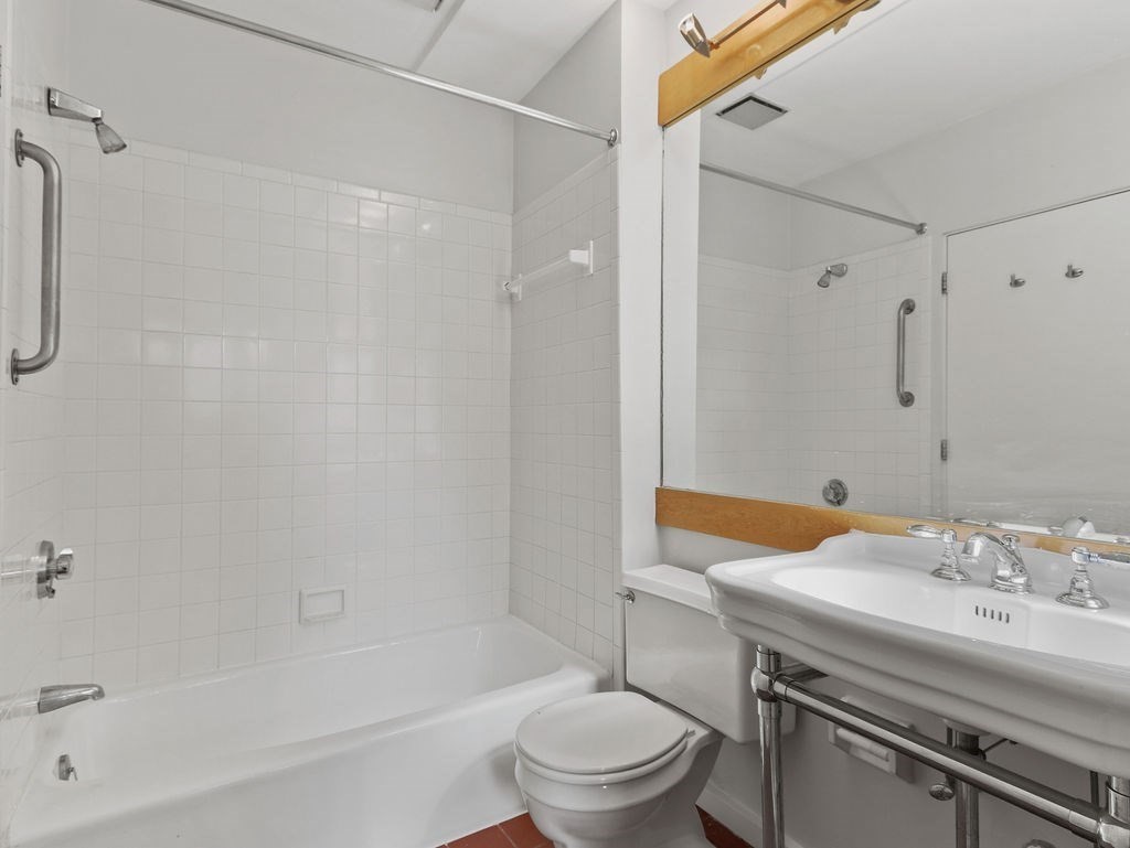 336 Harvard St. Unit: E