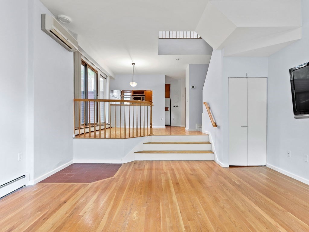 336 Harvard St. Unit: E