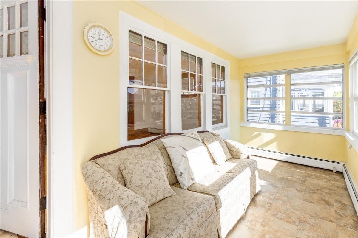 27 Stearns Ave