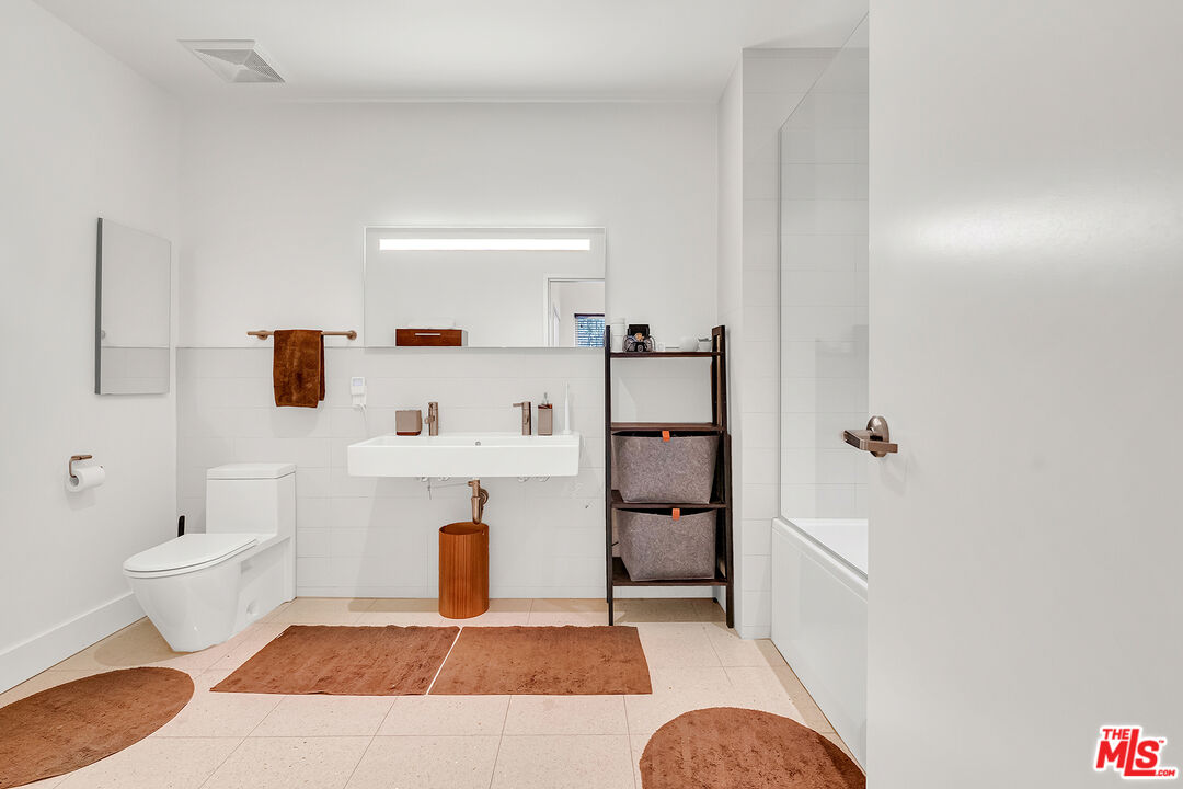6735 Yucca St Unit: 101