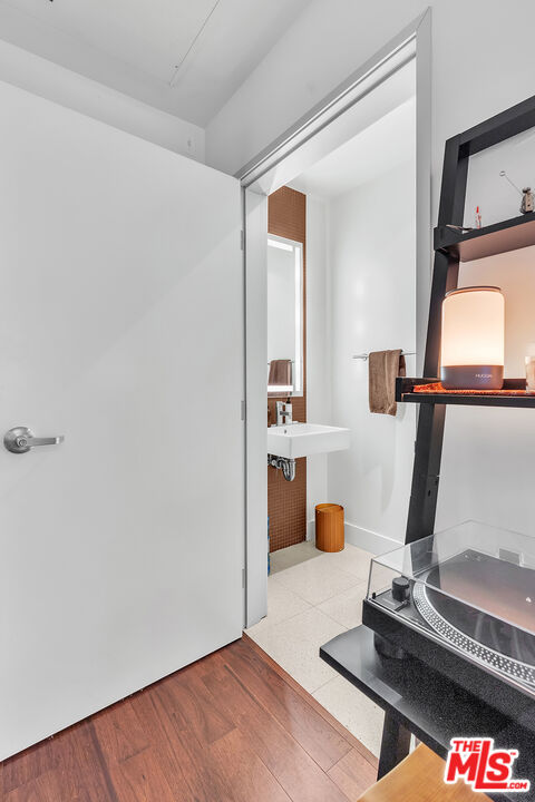 6735 Yucca St Unit: 101