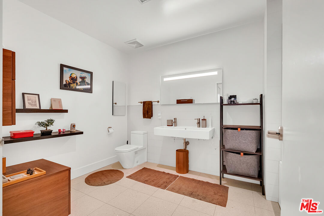 6735 Yucca St Unit: 101