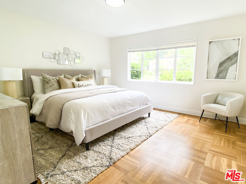 5162 Village Grn