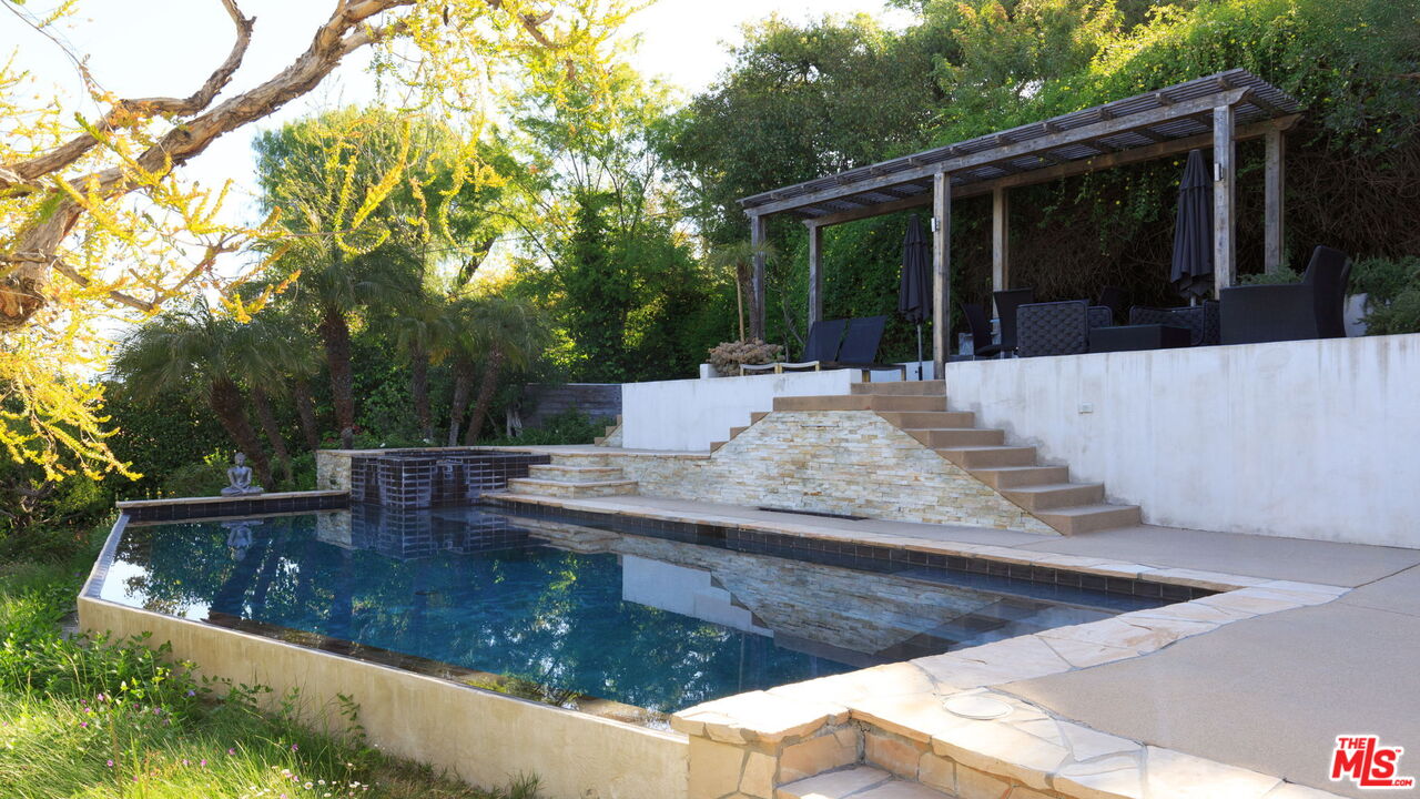 14622 Valley Vista Blvd