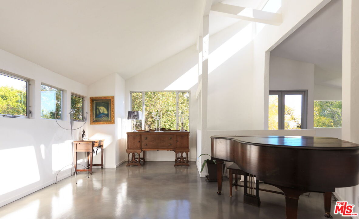 14622 Valley Vista Blvd