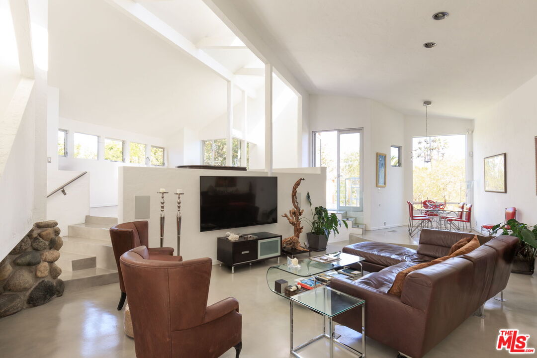 14622 Valley Vista Blvd