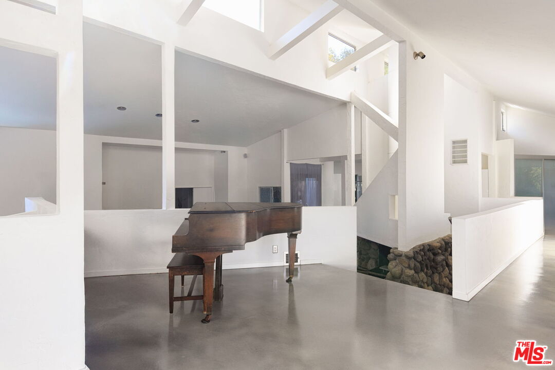 14622 Valley Vista Blvd