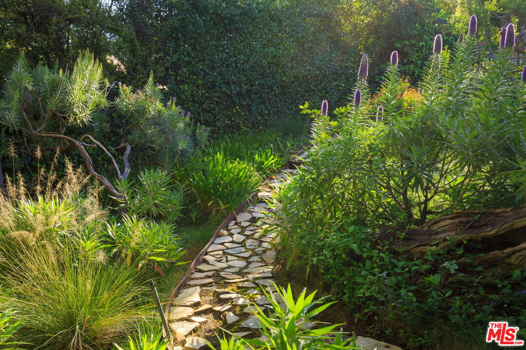 14622 Valley Vista Blvd